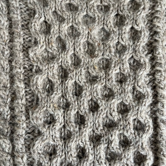 Hand knit Scotland pure wool sweater white chick - Picture 6 of 6